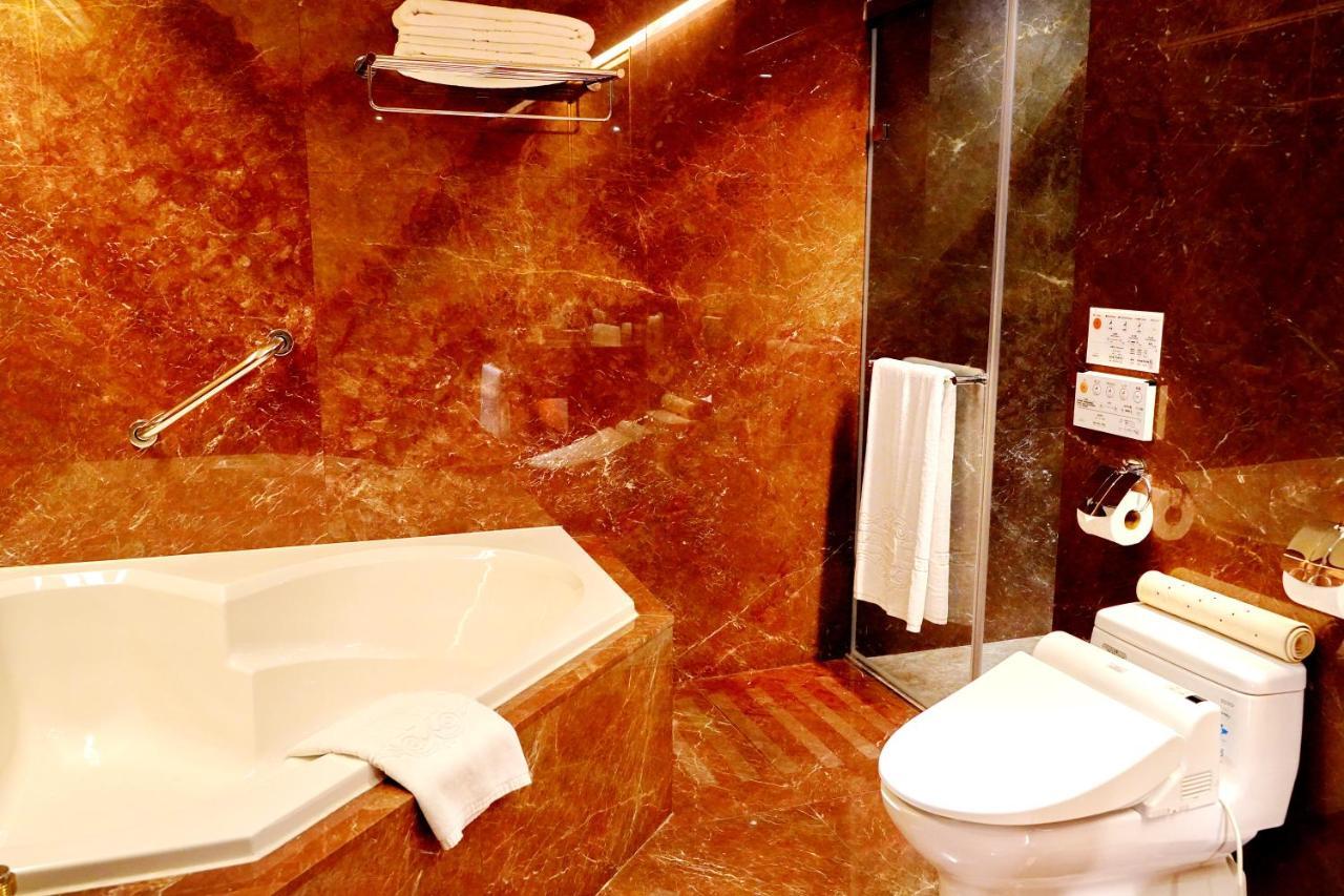 Hu House - Taipei Hotel Bagian luar foto