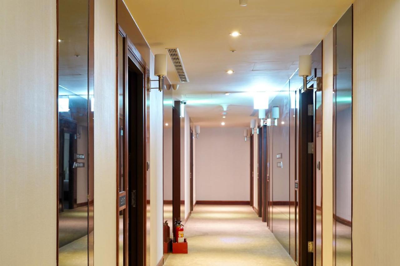 Hu House - Taipei Hotel Bagian luar foto