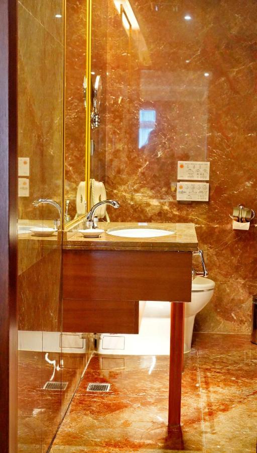 Hu House - Taipei Hotel Bagian luar foto