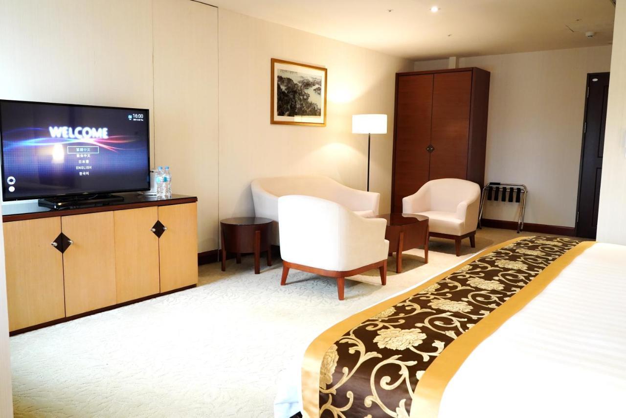 Hu House - Taipei Hotel Bagian luar foto
