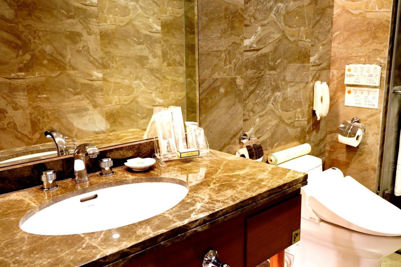 Hu House - Taipei Hotel Bagian luar foto