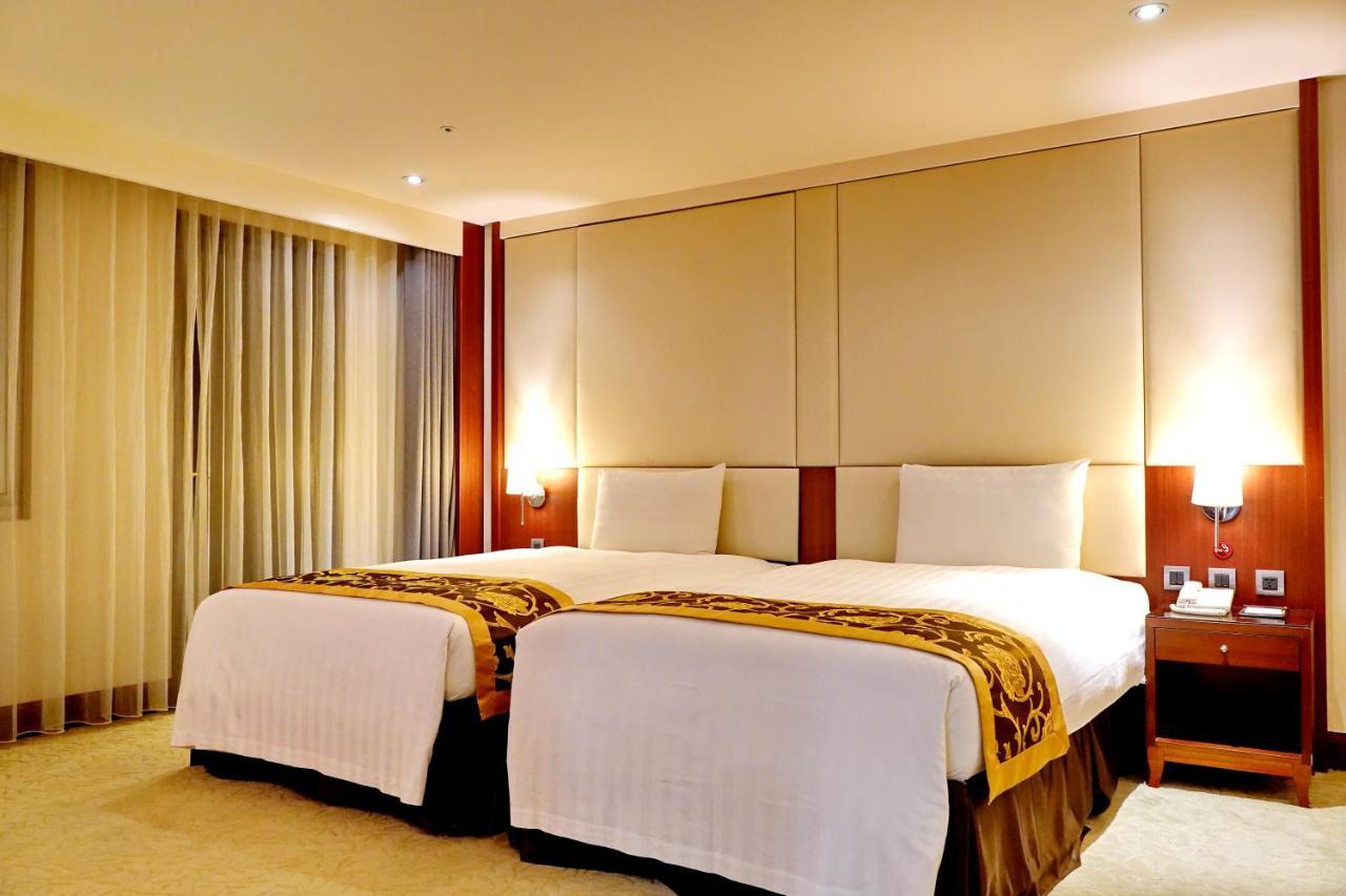 Hu House - Taipei Hotel Bagian luar foto
